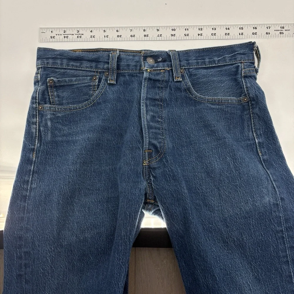 Levis 501 Jeans Mens 32x34 Fits 32X31 Blue Denim Button Fly Classic Straight